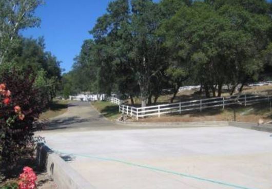this is a picture of concrete driveway manteca