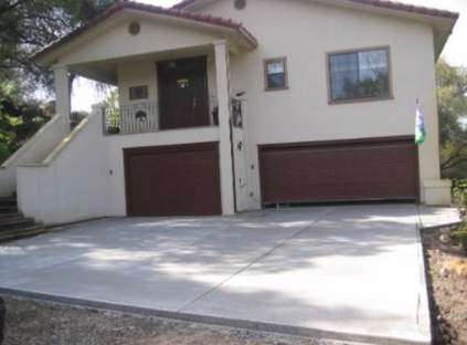 this is a picture of tracy concrete driveway 